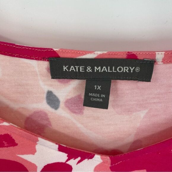 Kate & Mallory Women’s 3/4 Flare Sleeve Floral V Neck Blouse size 1X - Picture 3 of 4